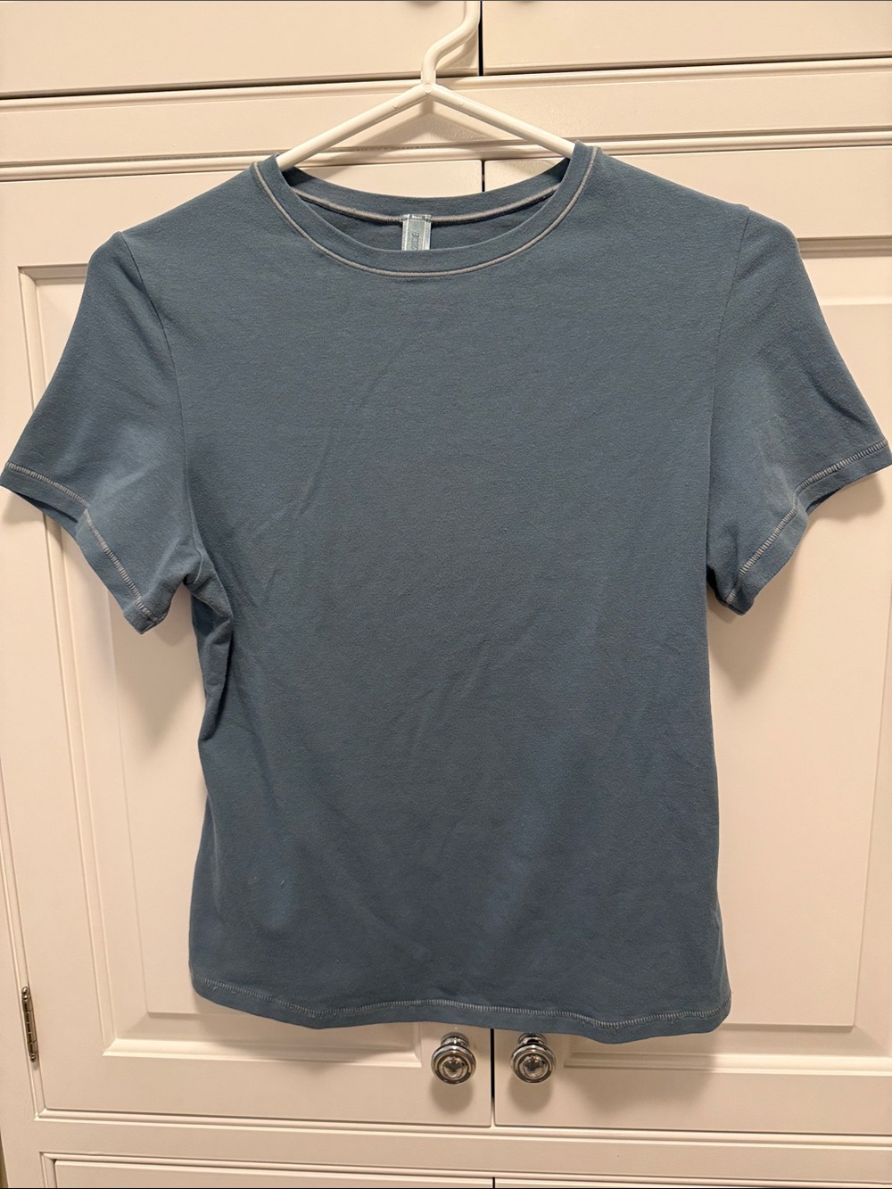 SKIMS Tee Shirt in Kyanite - Picture 4 of 8